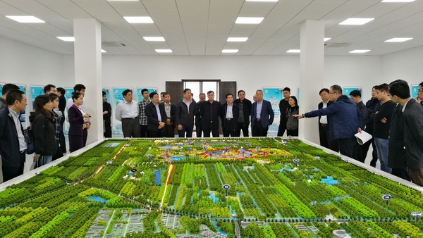 调整大小 全国农垦垦区集团化农场企业化改革培训班在沪开班.jpg