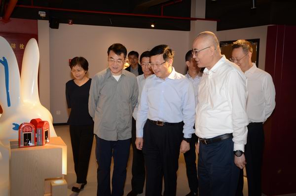 调整大小 上海市委常委、常务副市长陈寅调研上海梅林--.jpg 调整大小 上海市委常委、常务副市长陈寅调研上海梅林--.jpg